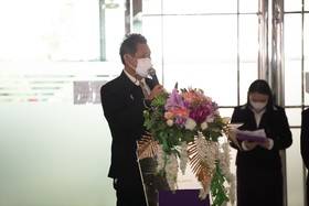 นายกสมาคม ร่วมแสดงความยินดี ในพิธีมอบประกาศนียบัตร นักเรียนผ ... Image 3